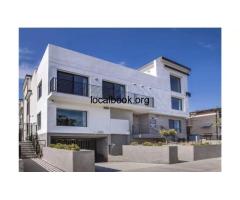 Stylish Townhouses for Rent with Parking in Koreatown